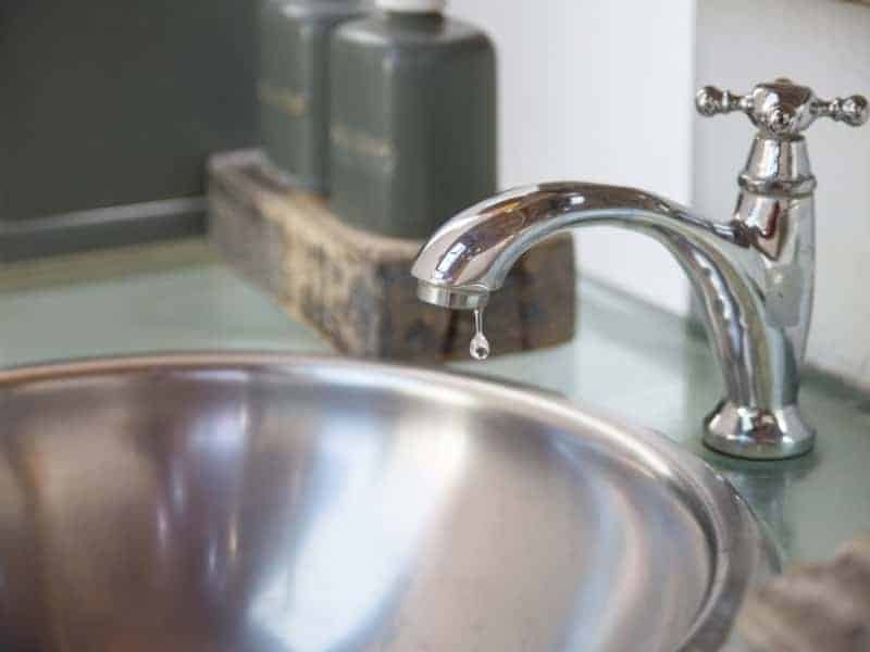 Why Does A Kitchen Faucet Drip Reasons Explained - What Causes A Bathroom Sink Faucet To Leak