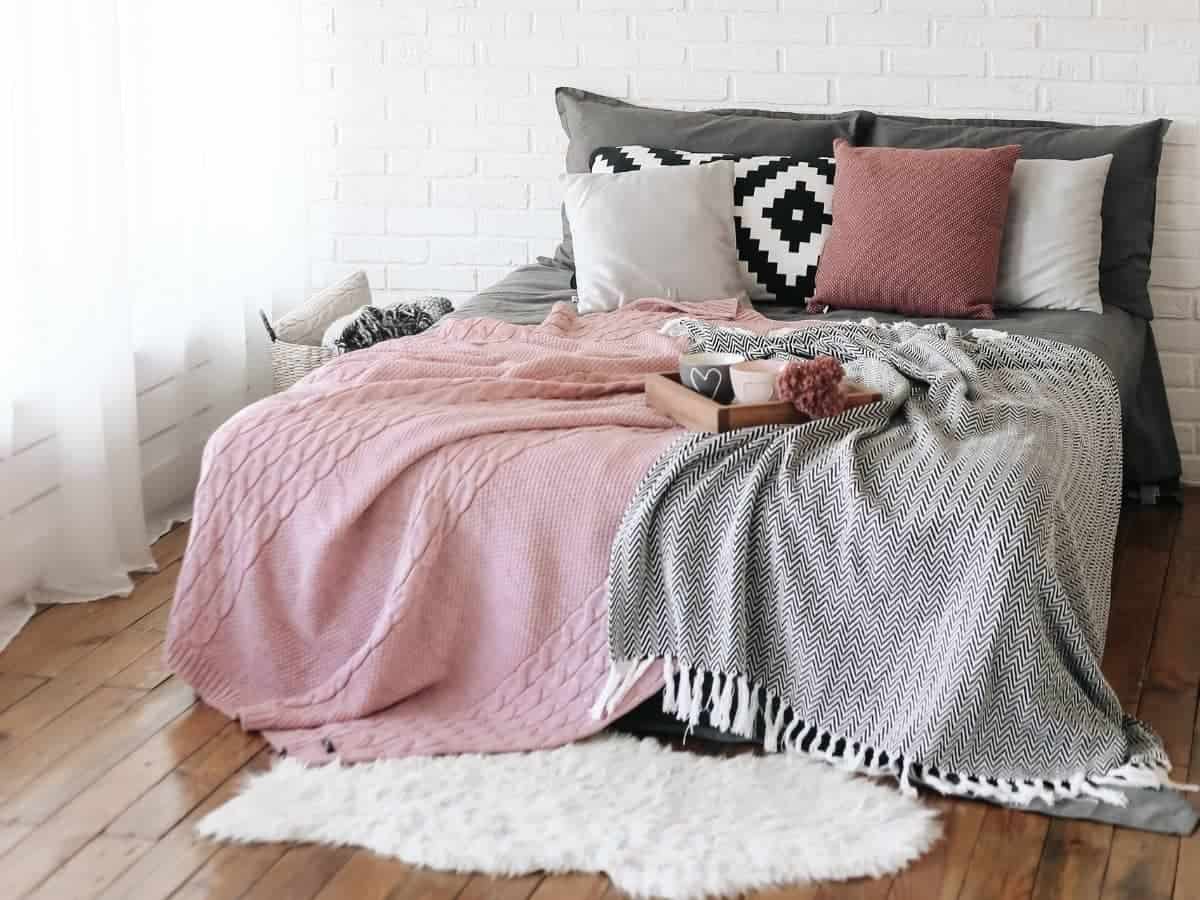 How Much Can a Blanket Raise Body Temperature? (Answered)