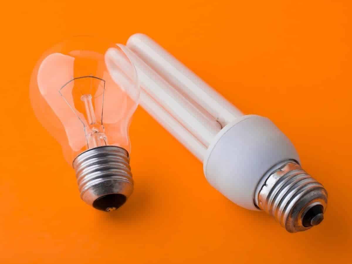 Do Halogen Bulbs Get Hot? (Read This First!)