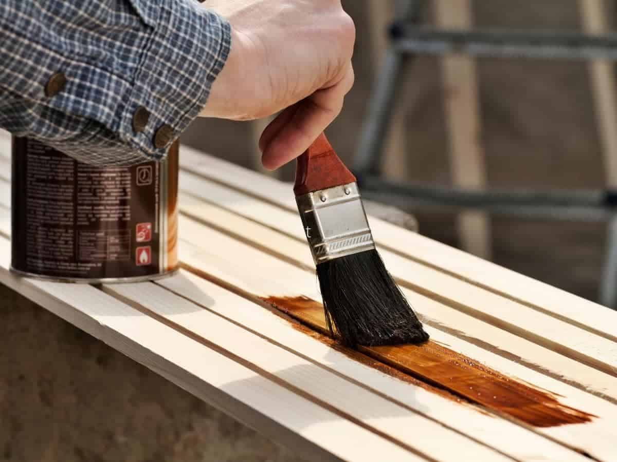 Do You Use Sanding Sealer Before Stain or After? (Answered)