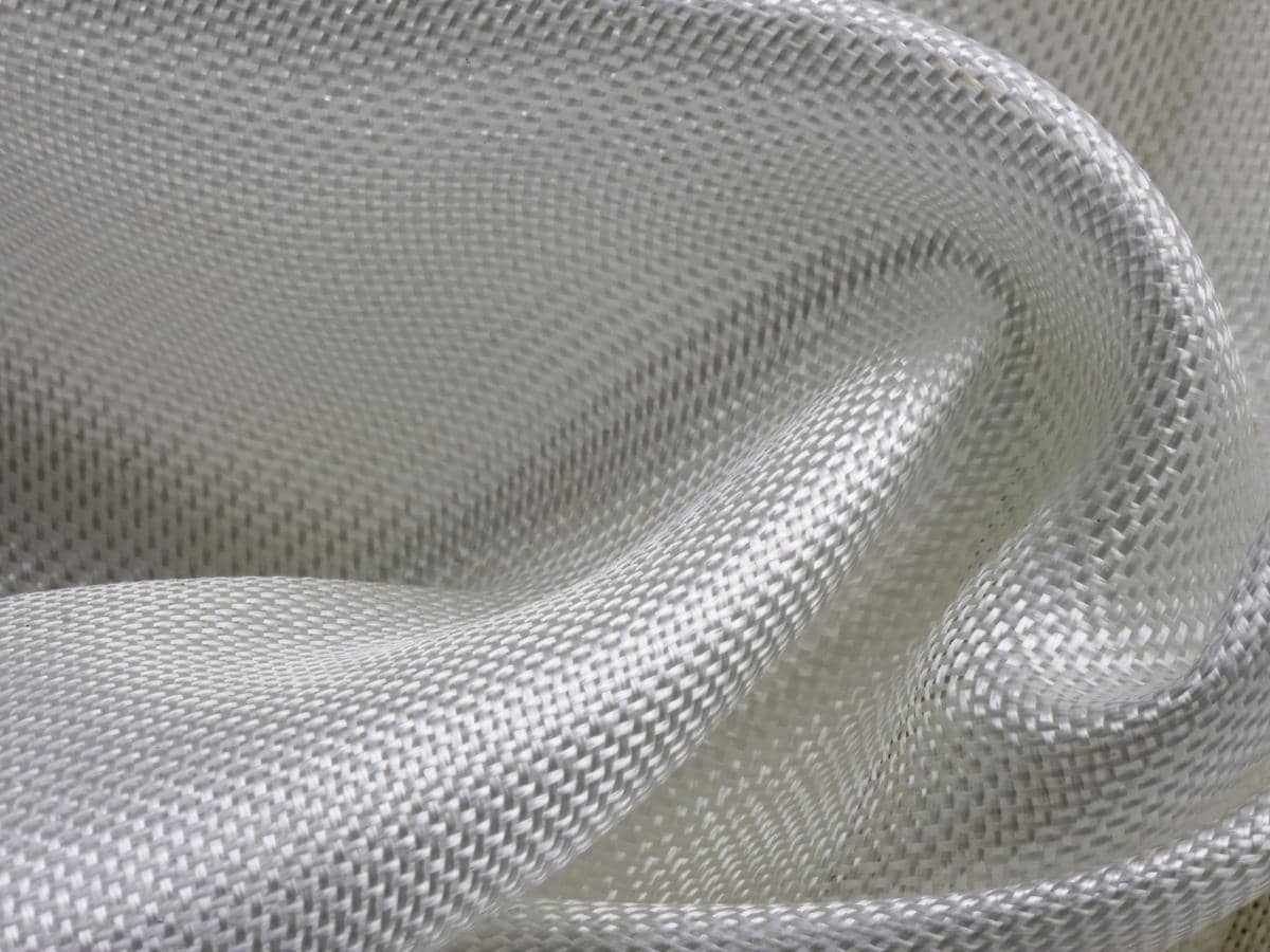 Will Fiberglass Stick to Plastic? (Read This First!)