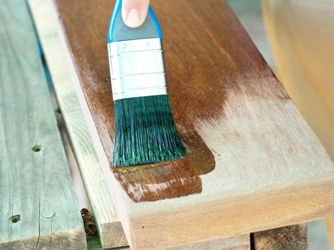 How Long Does Lacquer Smell Last? (Quick Answers)