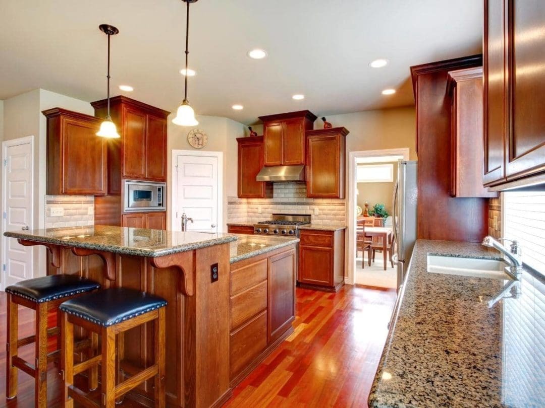 What Color Granite Goes with Honey Oak (Explained)