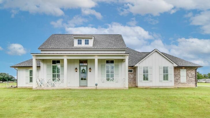 4-Bedroom 1-Story Acadian-Style Farmhouse with Outdoor Kitchen (Floor Plan)