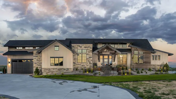1-Story 5-Bedroom Modern Mountain House with Study and Open-Concept Living Space (Floor Plan)