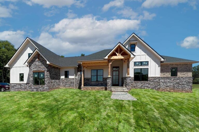 4-Bedroom Single-Story New American Craftsman Home with Home Office and Media Room (Floor Plan)