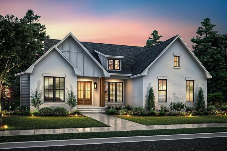 Transitional Style Single-Story 4-Bedroom Modern Farmhouse with Vaulted Master Suite (Floor Plan)