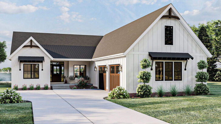 3-Bedroom 1-Story Modern Farmhouse With Room Above a 2-Car Courtyard Garage (Floor Plan)