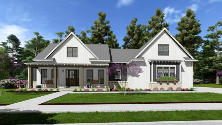 Expandable One-Story 6-Bedroom Modern Farmhouse with Large Walk-in Closets (Floor Plan)