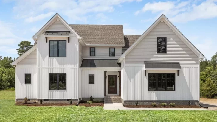 4-Bedroom 2-Story Modern Farmhouse With Guest Suite or Work-From-Home Space (Floor Plan)