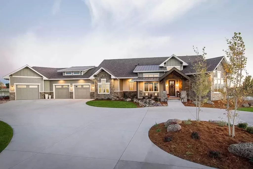4-Bedroom 1-Story Craftsman House with Expansion Possibilities (Floor Plan)