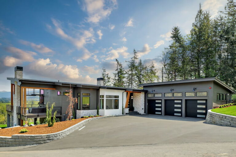 1-Story 4-Bedroom Modern Ranch Home with Walk-Out Basement (Floor Plan)