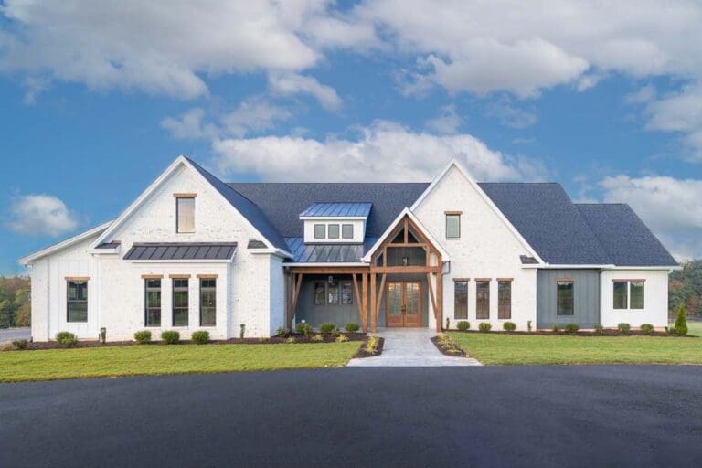 4-Bedroom 1-Story Modern Farmhouse With Screened Porch & Side-Entry 3-Car Garage (Floor Plan)