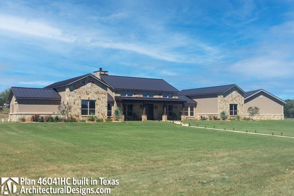 4-Bedroom Single-Story Hill Country House with Massive Porch (Floor Plan)