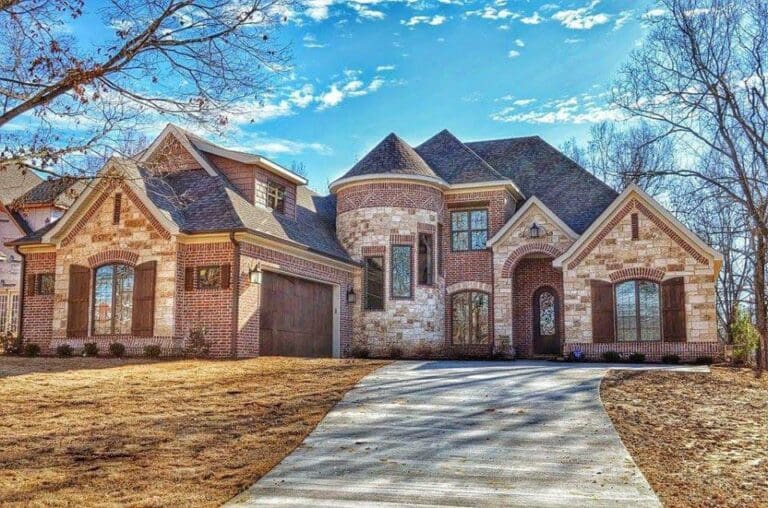 4-Bedroom 2-Story Modern Farmhouse With Courtyard Garage and Bonus Room (Floor Plan)