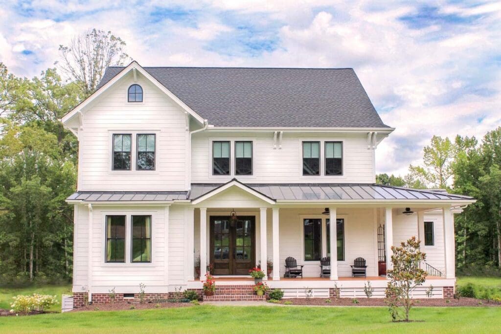 5-Bedroom 2-Story Modern Farmhouse with Matching Detached Garage (Floor Plan)