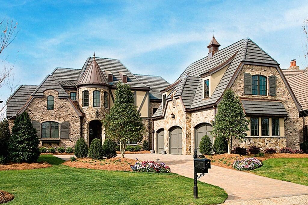 4-Bedroom 2-Story Modern Farmhouse With Spacious Bonus Room & Courtyard Entry (Floor Plan)