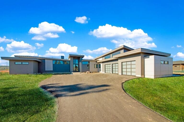 4-Bedroom 1-Story Luxury Farmhouse With Open Layout and Courtyard Entry (Floor Plan)