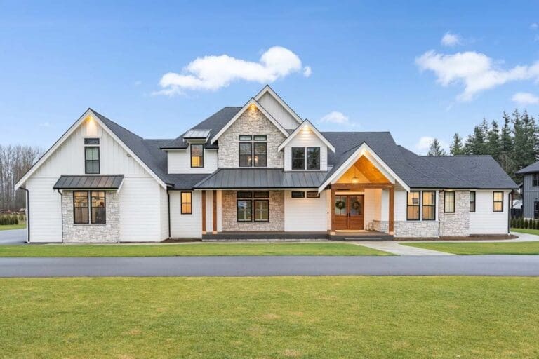 Two-Story 4-Bedroom Modern Farmhouse with Finished Bonus Room (Floor Plan)