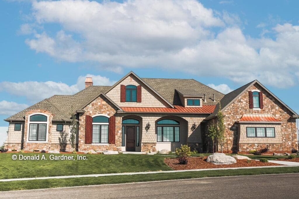 5-Bedroom 1-Story Traditional Craftsman House with Elegant Ceiling Treatments (Floor Plan)