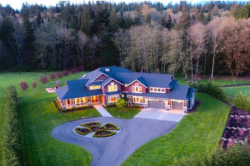 5-Bedroom Dual-Story Craftsman House with Upstairs Secluded Master Suite with Fireplace (Floor Plan)