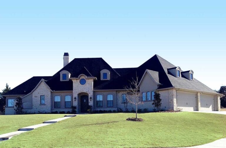 4-Bedroom 1-Story European House with Outdoor Lounge (Floor Plan)