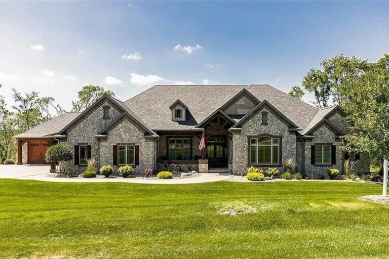 3-Bedroom 1-Story Craftsman Home with Lower Level Family Room (Floor Plan)